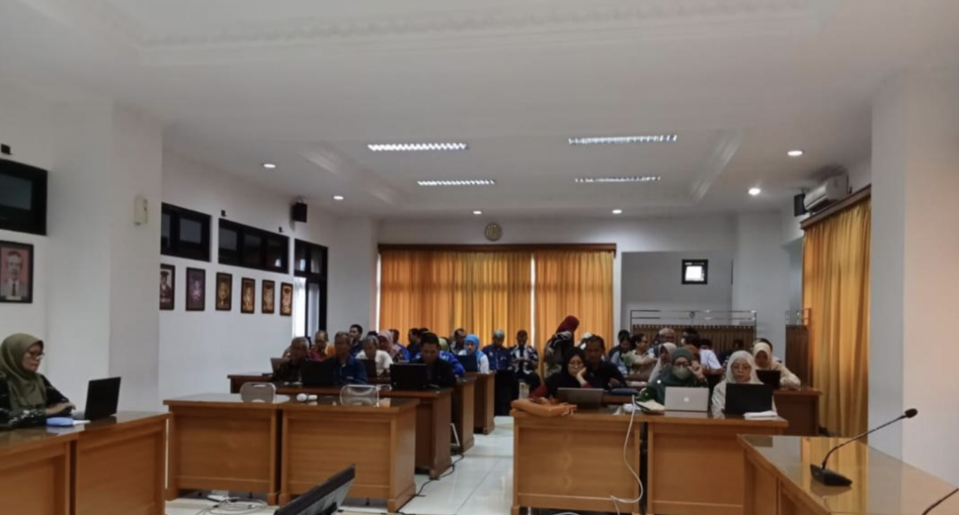 Penyusunan Laporan Emonev FT UNY: Upaya Sistematis Memperkuat Mutu Akademik dan Kelengkapan Akreditasi